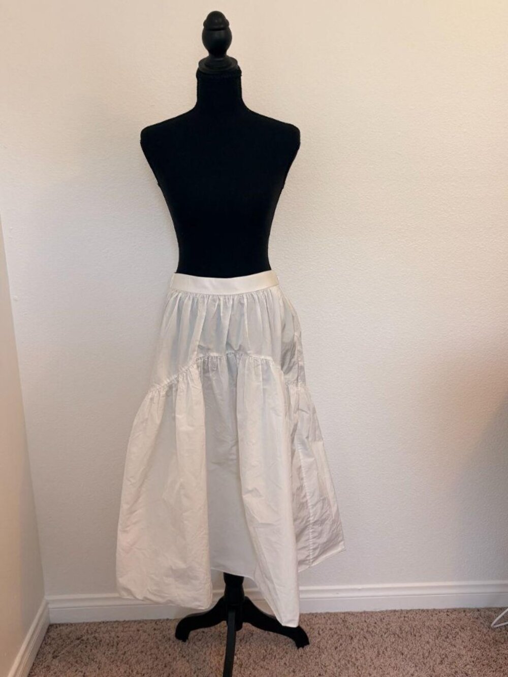 Wilfred (Aritzia) white maxi skirt 🤍 (Size 2)